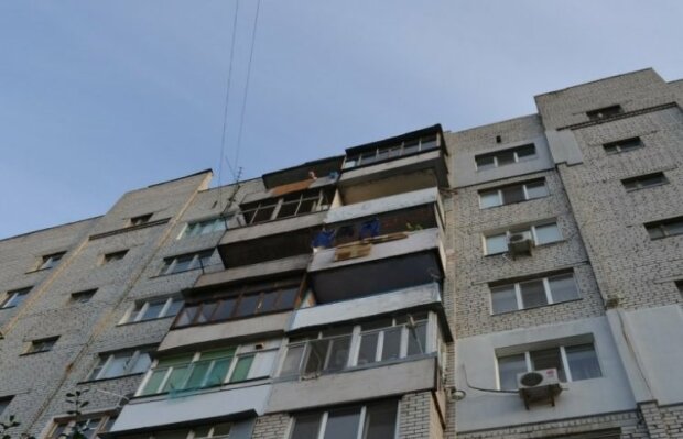 У Львові підлітки видерлися на дах, очевидці завмерли від жаху, - кадри смертельного екстриму