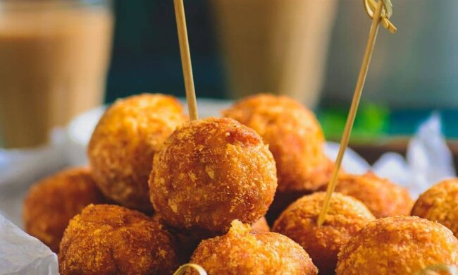 Сирні кульки в клярі, скріншот: YouTube