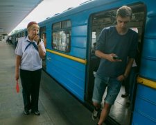 Главная проблема метро: типичное фото взбесило киевлян