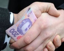 На Житомирщині поліцейський вимагав хабар у 10 тисяч гривень (відео)