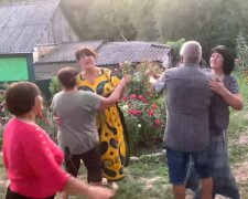 "Лісапетний батальон", скриншот видео