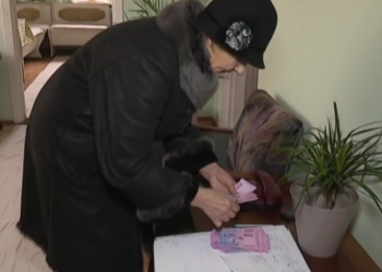 Отримання пенсії. Фото: скрін youtube