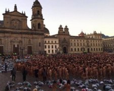 10 тысяч голых людей сфотографировались в столице Колумбии