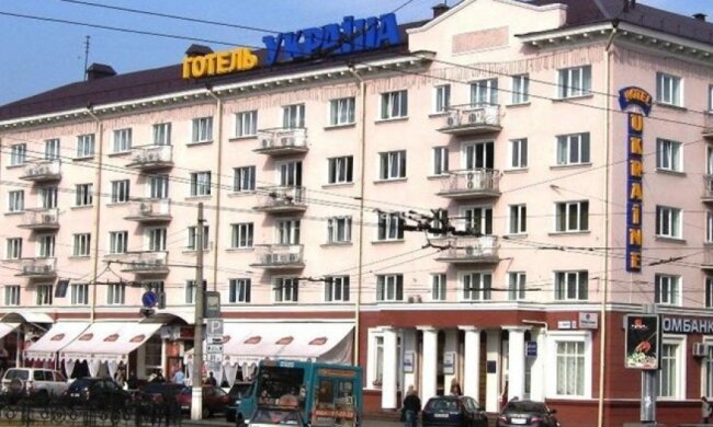 Довибори у Чернігові: міліція обшукує готелі та вилучає зброю