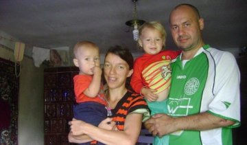 У Львові шукають вагітну у червоному халаті