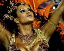 Дуже спекотно: напівоголені дівчата поставили Ріо на вуха