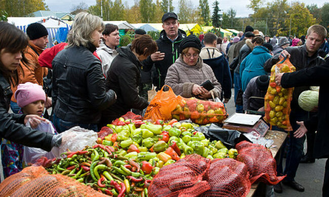 Запасайтеся на зиму: для киян влаштували сезонні ярмарки, адреси овочевої "халяви"