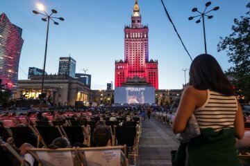 Кінотеатр просто неба біля PKiN у Варшаві, LOT Kino Letnie