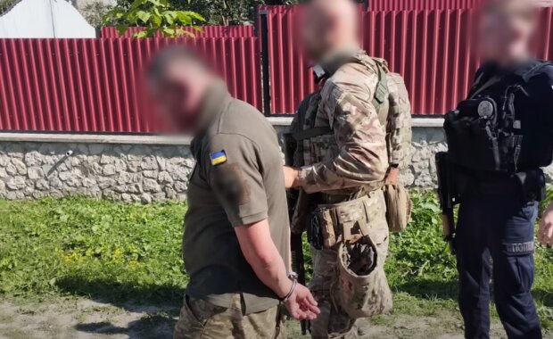 Военный устроил стрельбу в селе / фото: 20 хвилин