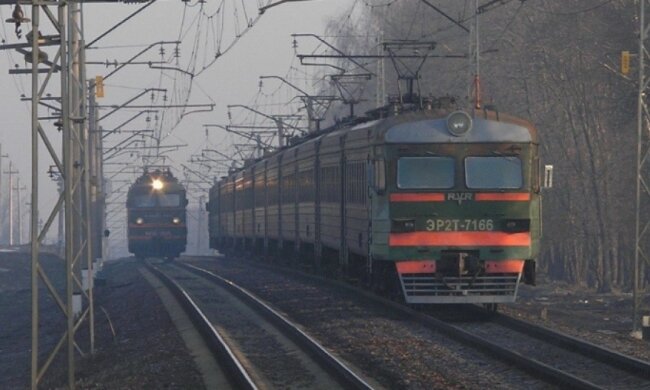 Укрзалізниця збільшила кількість поїздів на новорічно-різдвяні свята (список)