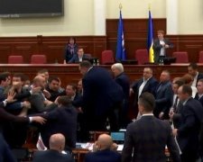 Бійка у Київраді: з'явилося відео і реакція Кличка