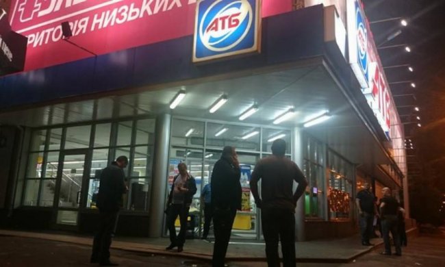 Мешканця Харкова застрелили в супермаркеті пострілом у живіт (фото)