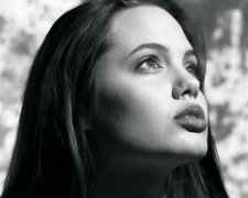 Снимки 15-летней Джоли взорвали Интернет