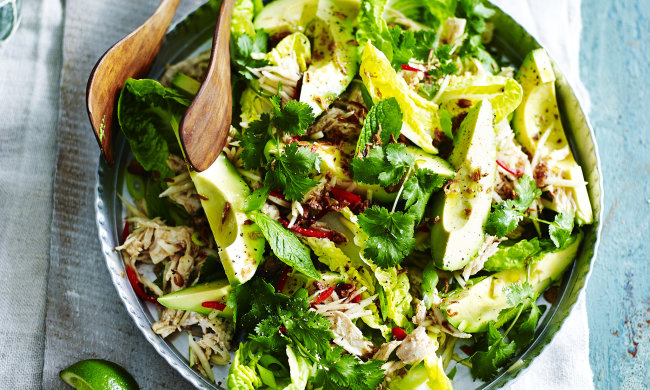 Смачно і корисно: салат з авокадо і помідорами черрі