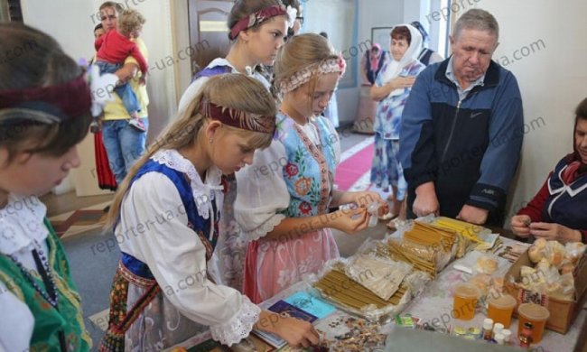 В Запорожье помолились за мир в Украине на разных языках (фото)