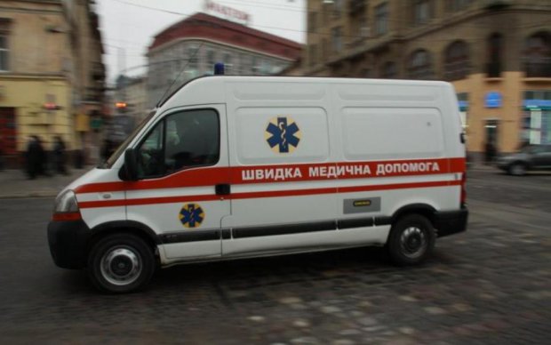 Безліч постраждалих: п'яний на Mercedes протаранив автобус з українцями
