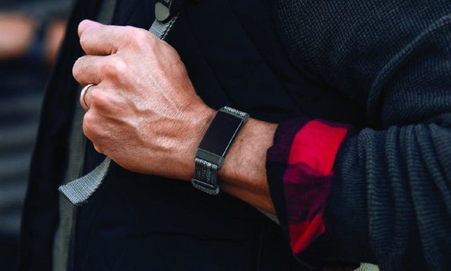 Fitbit Charge 3: черговий клон Xiaomi Mi Band 3 з незвичайним корпусом