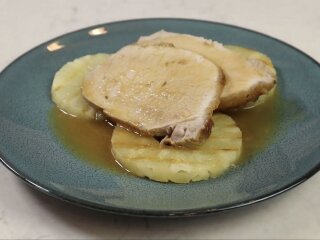 Свиная вырезка с ананасом и тимьяном: фото скрин Ютуб