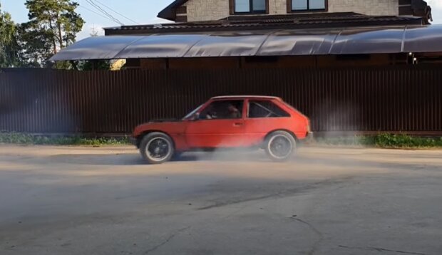 "Таврия" с мотором BMW, скриншот: YouTube