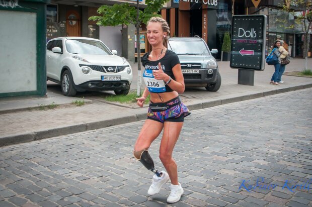 Українська тенісистка Тетяна Воротиліна пробігла марафон без ноги і встановила рекорд: біль, страждання і насолода