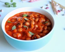 Фасоль в томате: быстрый и вкусный рецепт