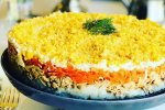 Салат "Мімоза" з сиром і яблуками: класичний рецепт
