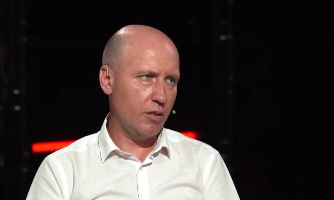 Політолог Руслан Бізяєв заявив, що шойгу відійшов на другий план в управлінні армією рф