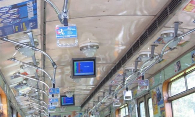 У київському метро знову запрацюють відеоекрани