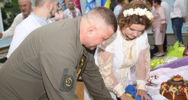 Валерій Залужний на весіллі. Фото: facebook.Тамара Горіха Зерня