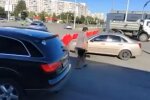 В Харькове автохамы собрались в "караван", начхать на запреты - отодвинули и проехали