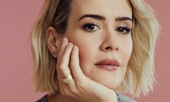 Зірка "Американської історії жахів" зізналася в романі з 75-річною