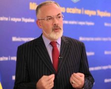 Справа Табачника: суд заарештував будинок і ділянку матері втікача міністра