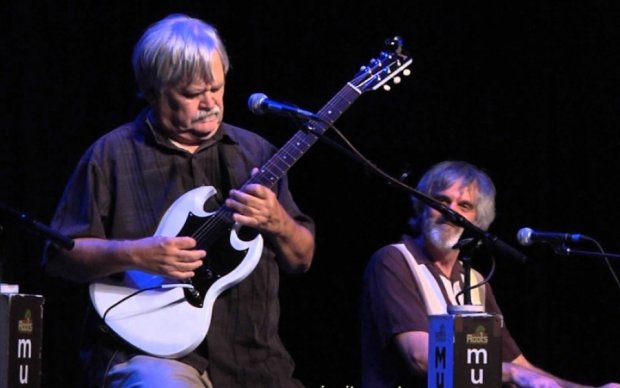 Известный гитарист Брюс Хэмптон умер на юбилейном концерте