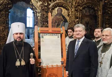 Порошенко в Томос-туре ждут неприятности: есть риск "взлететь" в воздух