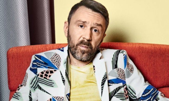 Шнуров стихами описал борьбу Макрона и Ле Пен