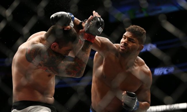 UFC 213: Оверім переміг Вердума роздільним рішенням суддів