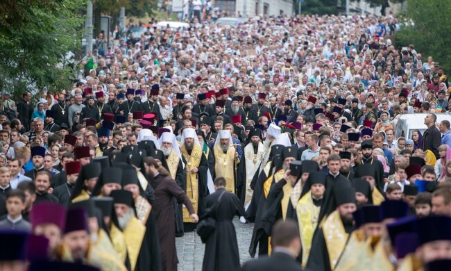 большой крестный ход в День Крещения Руси
