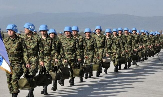 Фарбовані миротворці: що задумала Росія