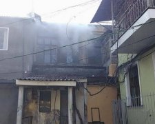 В Одесі згорів сендвіч-бар (фото)