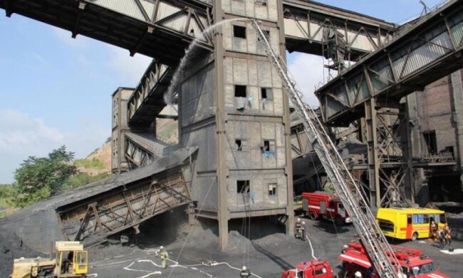 Пожежа в шахті на Донбасі заблокувала 250 гірників