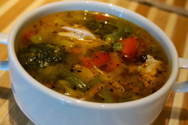 корисний рецепт: суп з індички з яєчною локшиною