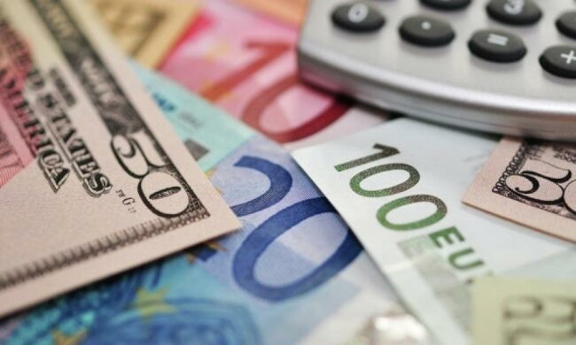 Новые правила обмена валют выгодны только банкирам