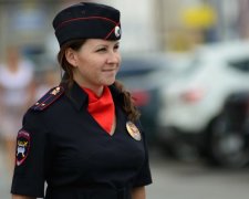 Калінінградських поліцейських переодягнуть у сукні