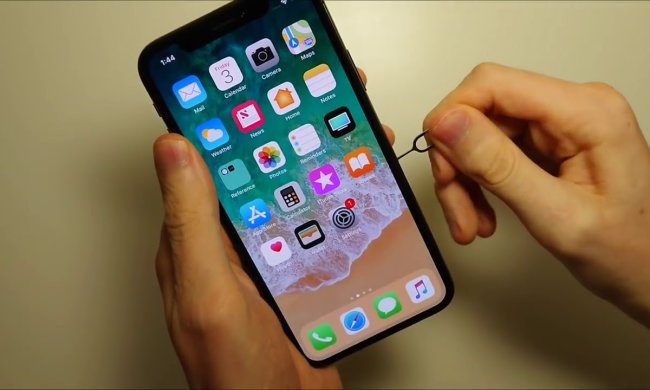 У Apple з’явились iPhone на дві SIM-карти