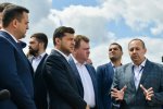 Милі селфі, усмішки та душевні розмови: як Зеленського зустріли в Черкасах