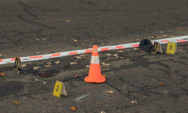 Фатальна смерть: у Києві автобус переїхав вже побитого чоловіка