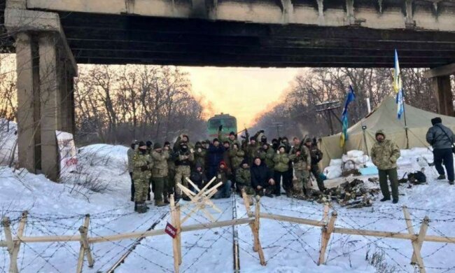 Корнейчук: многим во власти выгодна блокада