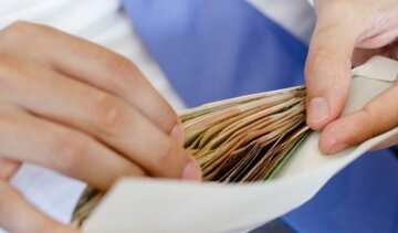 Українці позбавляться "сірої зарплатні " вже наступного року