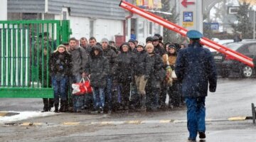 Перетин кордону, УНІАН