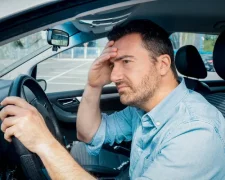 Чоловік за кермом